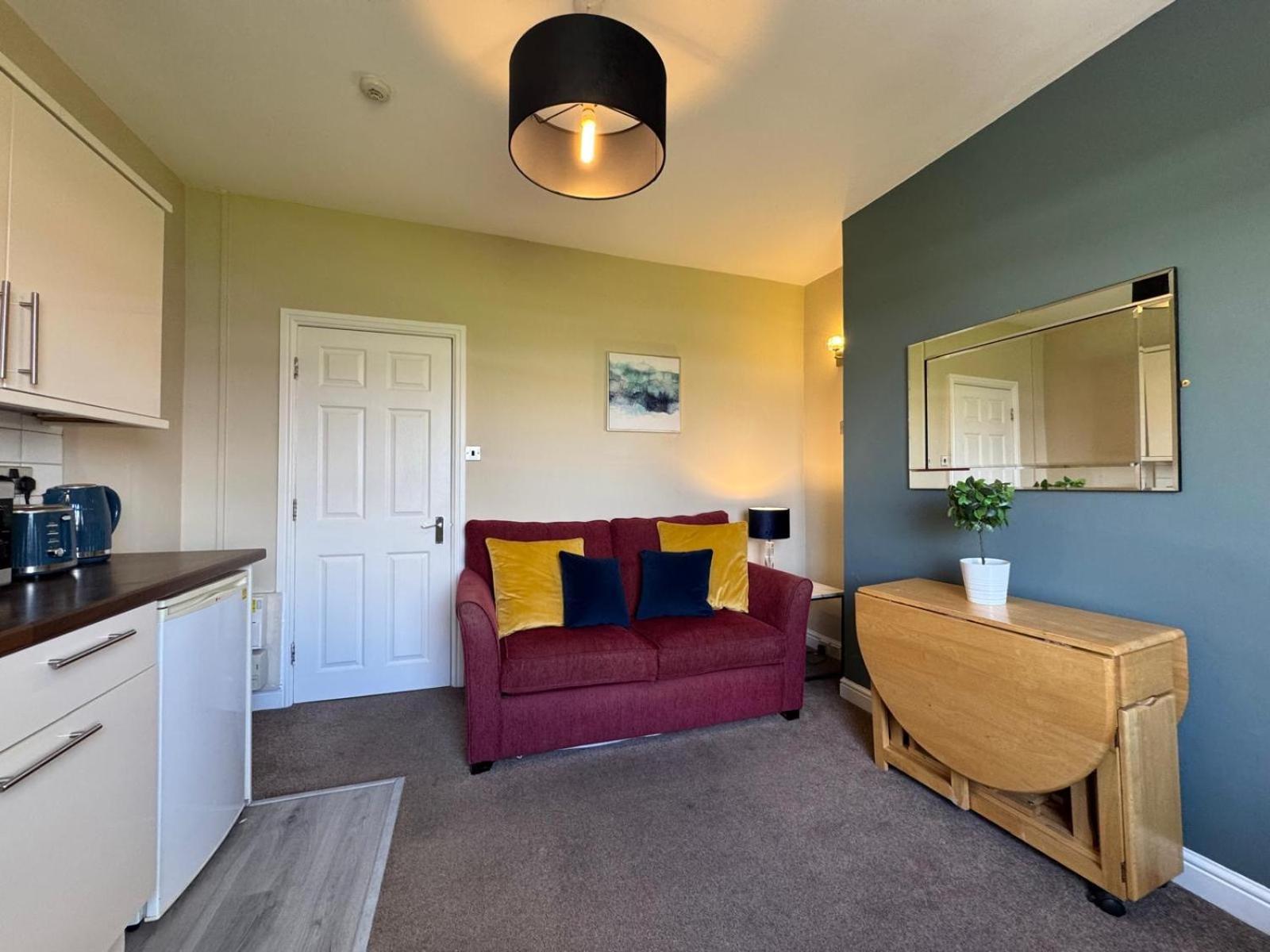45 The Square Apartments, * Scarborough
